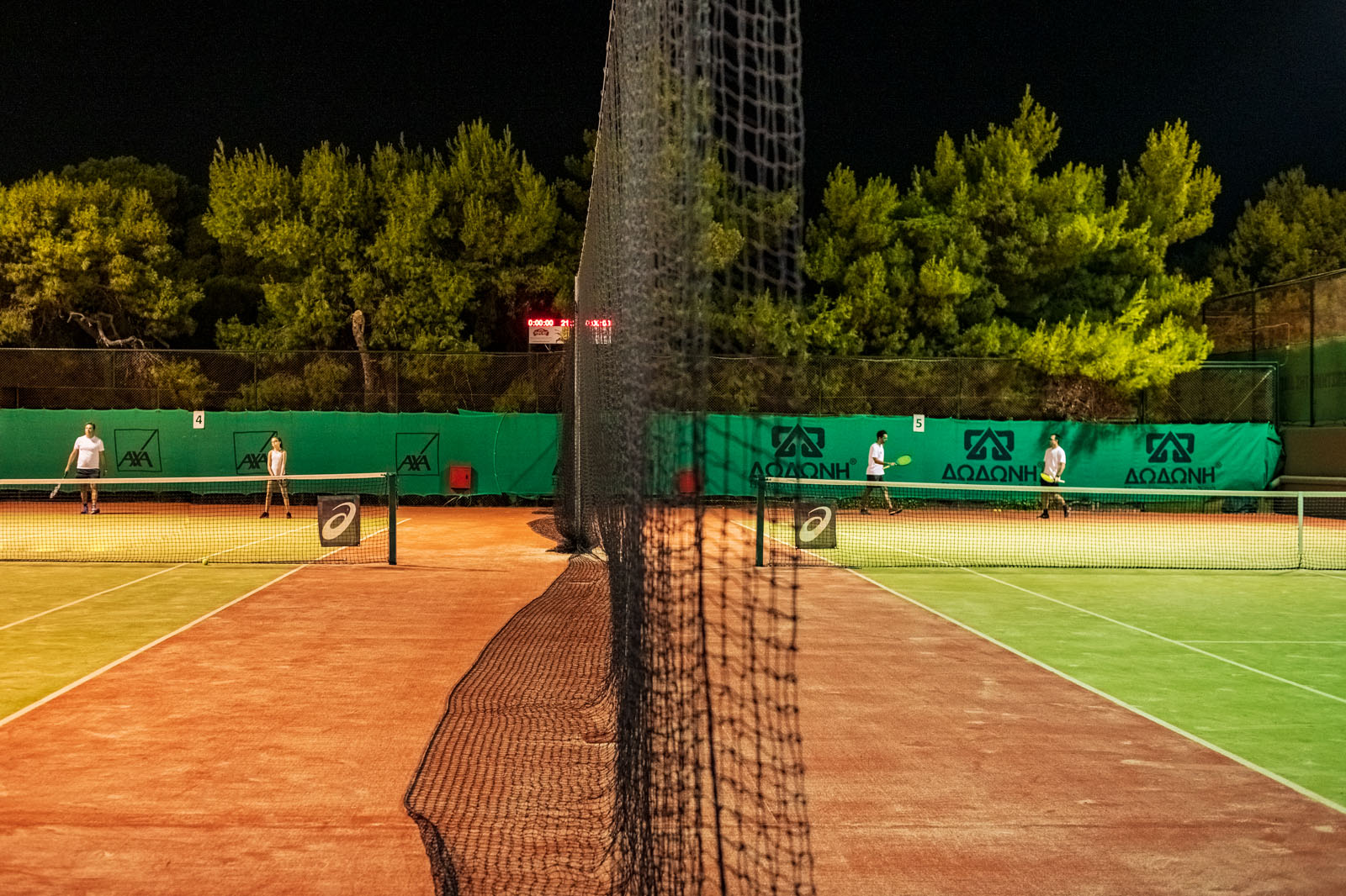 Courts 4–5 split view